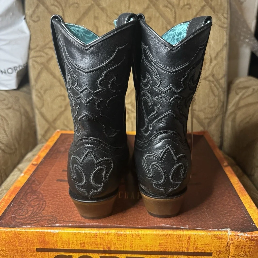 Corral Women's Black Embroidery‎ Ankle Boot Z5111 Size 7 New